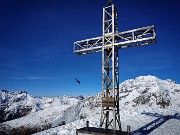 36 Croce di Cima Grem (2049 m), posta nell'agosto 1962 in memoria di Don Severino Tiraboschi di Gorno. 